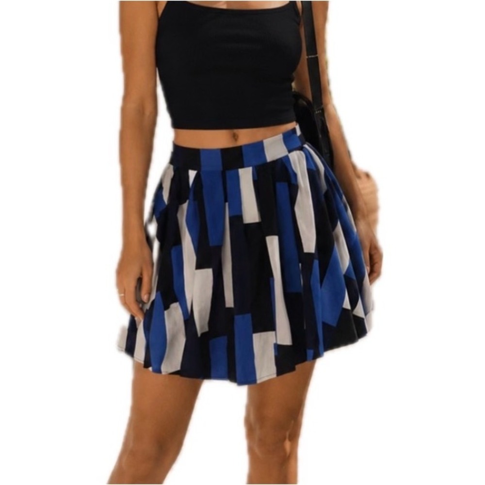 Express Women's Mini Skirt. Pleated Black Blue White Size 0